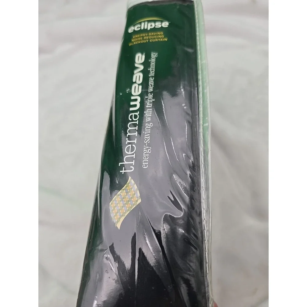 Eclipse Thermaweave Red Blackout Curtain One Panel 52